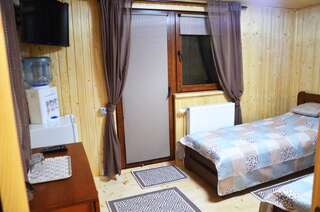 Гостевой дом Teremok Guest House Вышка Двухместный номер с 2 отдельными кроватями и террасой-4